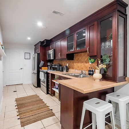 Basement Suite With Private Patio In Davenport Toronto Zewnętrze zdjęcie