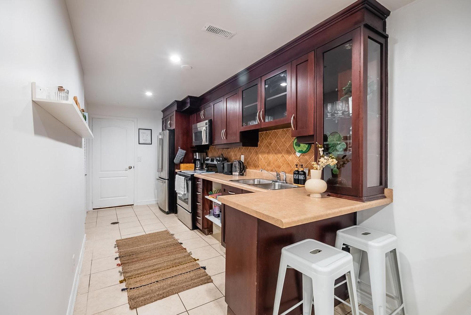 Basement Suite With Private Patio In Davenport Toronto Zewnętrze zdjęcie