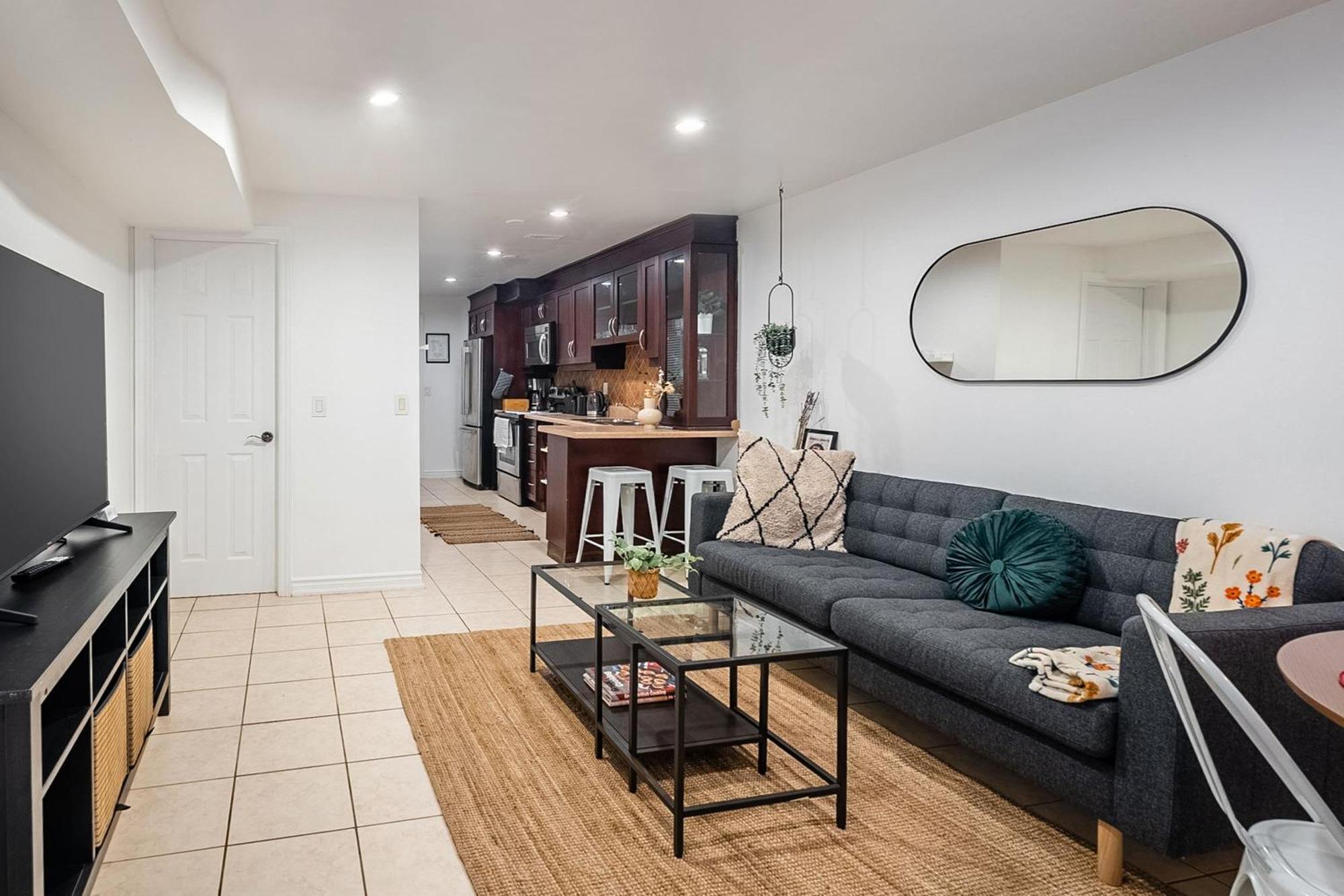Basement Suite With Private Patio In Davenport Toronto Zewnętrze zdjęcie