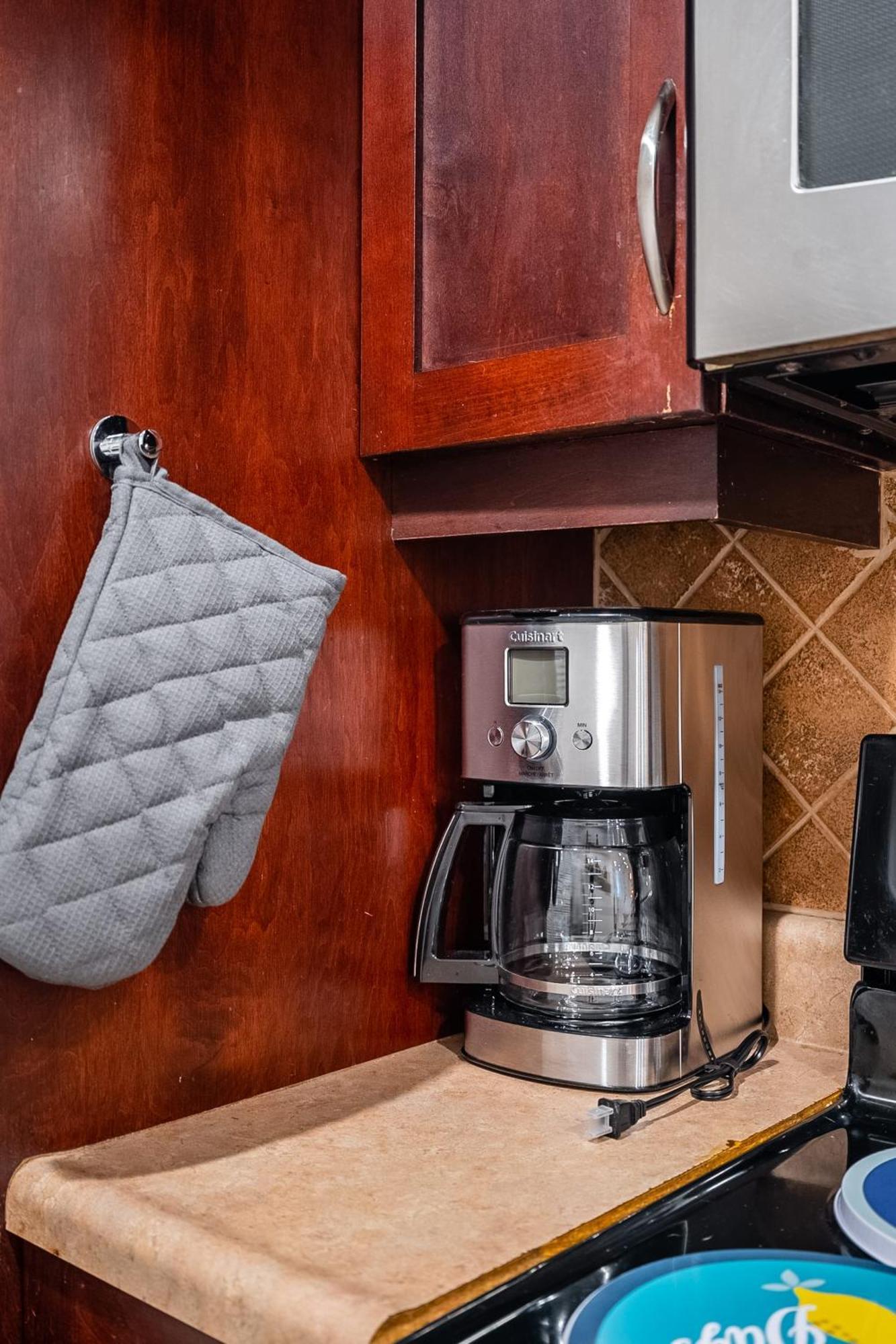 Basement Suite With Private Patio In Davenport Toronto Zewnętrze zdjęcie